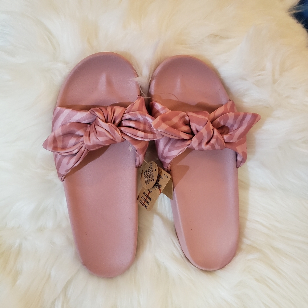 Pink Victoria secret women sandals - Picture 4 of 5